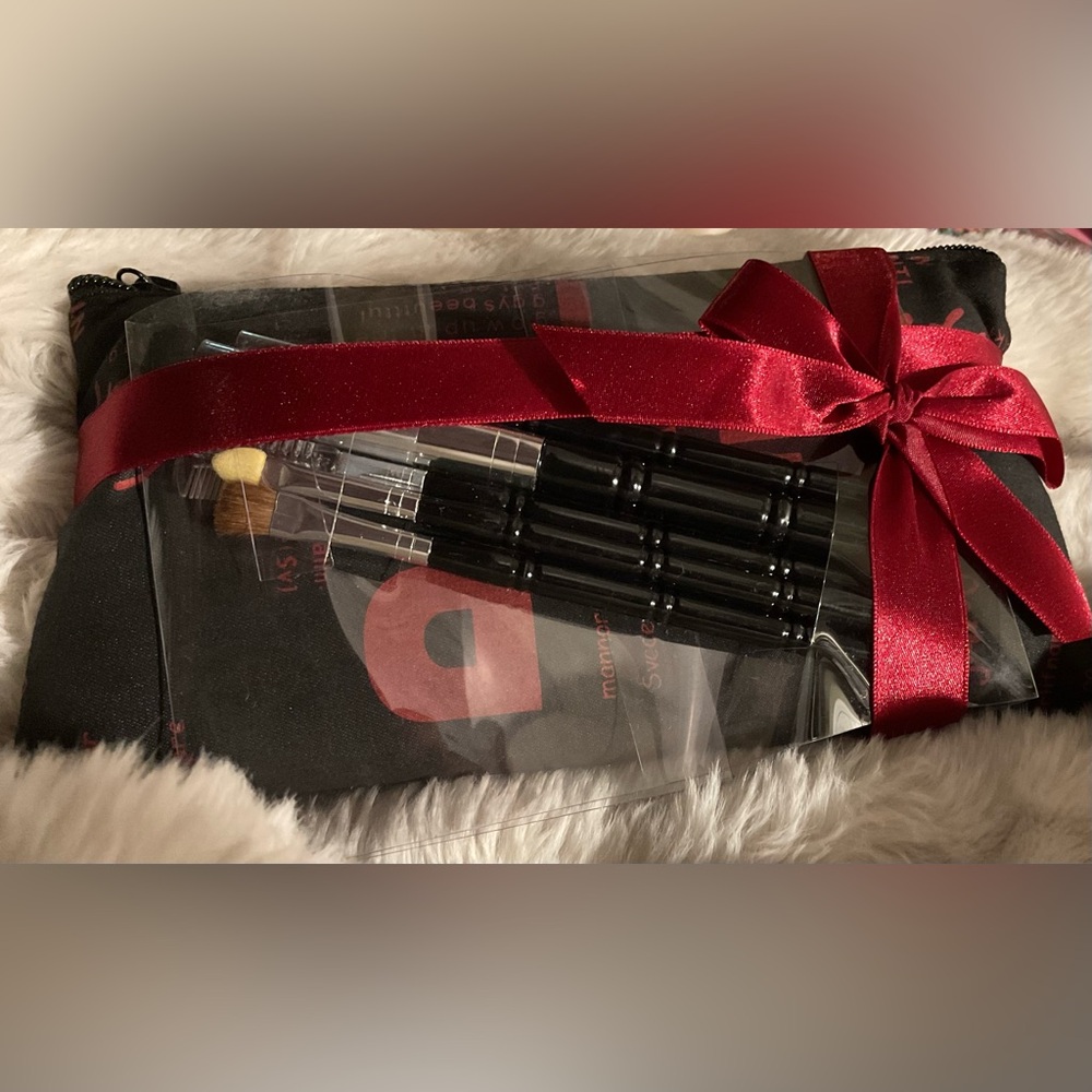 Black Makeup Brush Set with Red Ribbon
